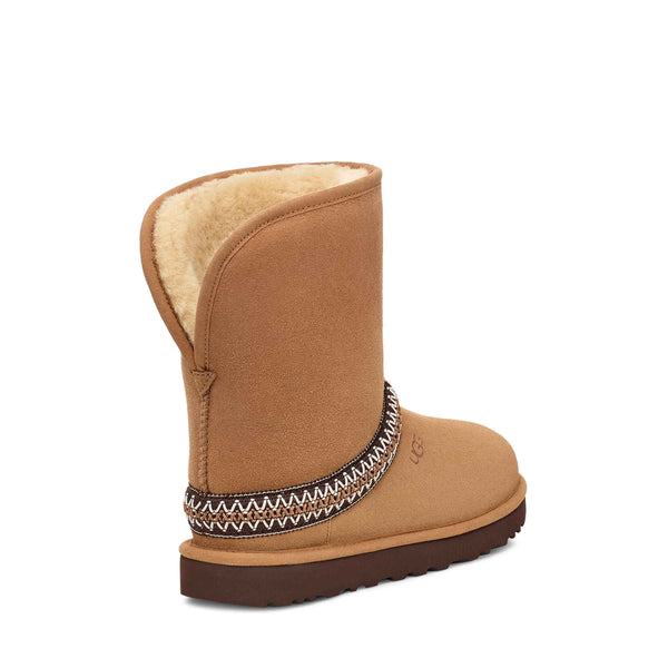 UGG® Classic Short Crescent Chestnut