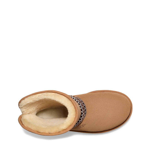 UGG® Classic Short Crescent Chestnut